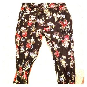 flowy flower pattern pants runs like a M